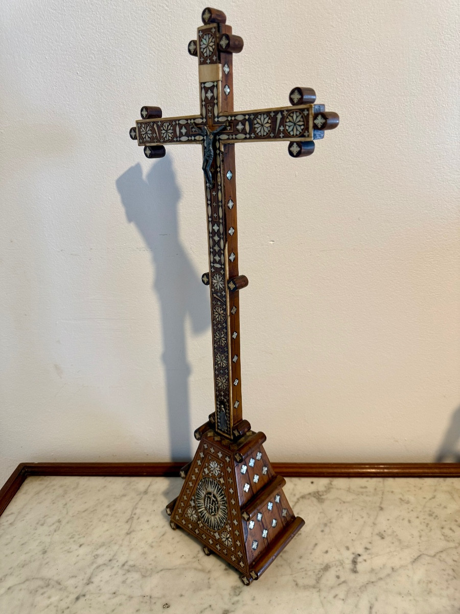 Crucifix In Olive Wood Inlaid With Mother-of-pearl-photo-5