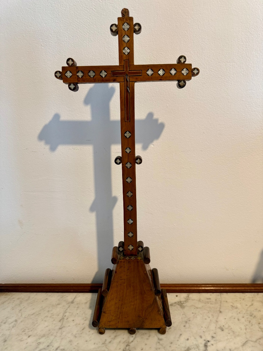 Crucifix In Olive Wood Inlaid With Mother-of-pearl-photo-7