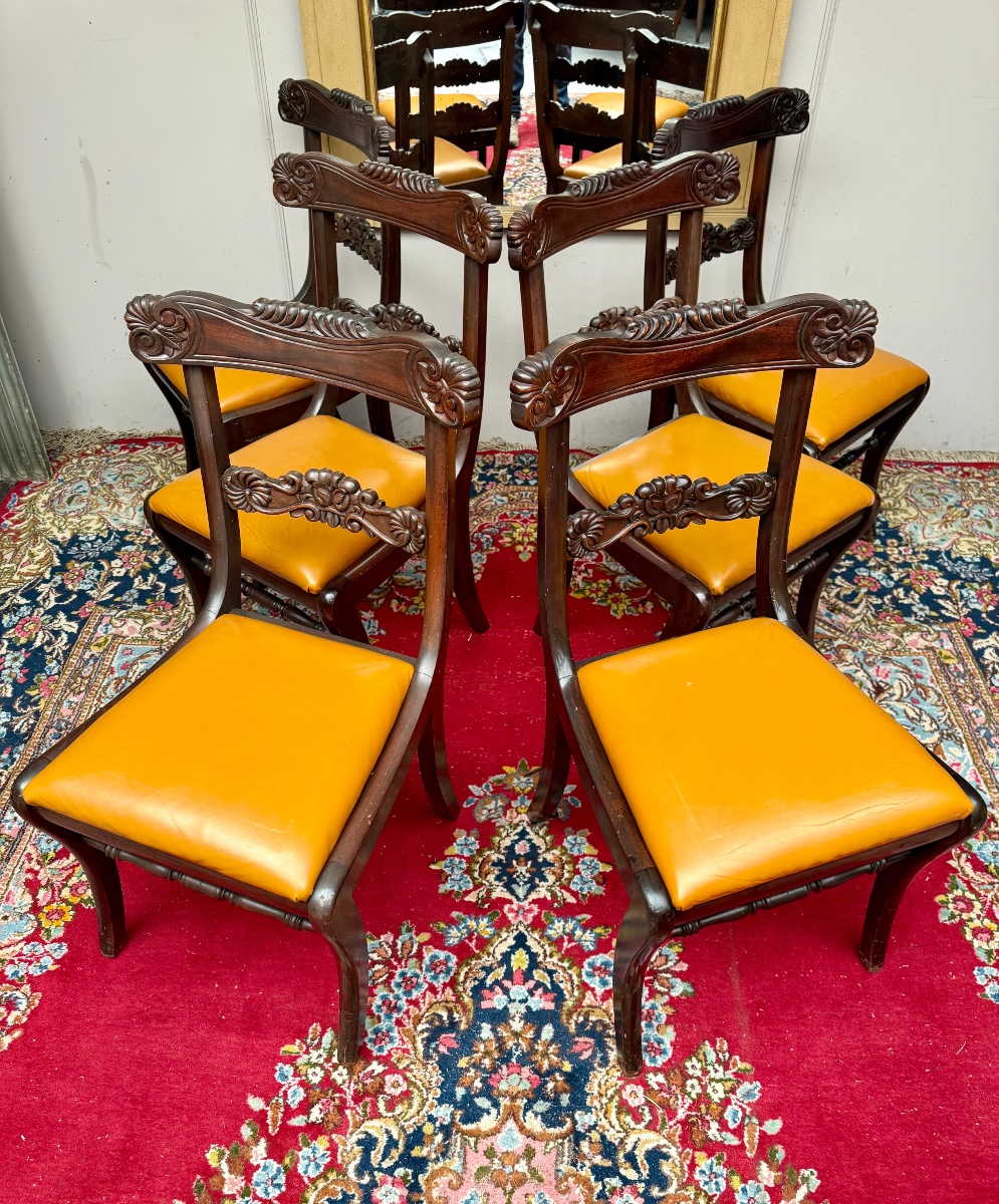 Suite de six chaises en acajou de style anglais -photo-1