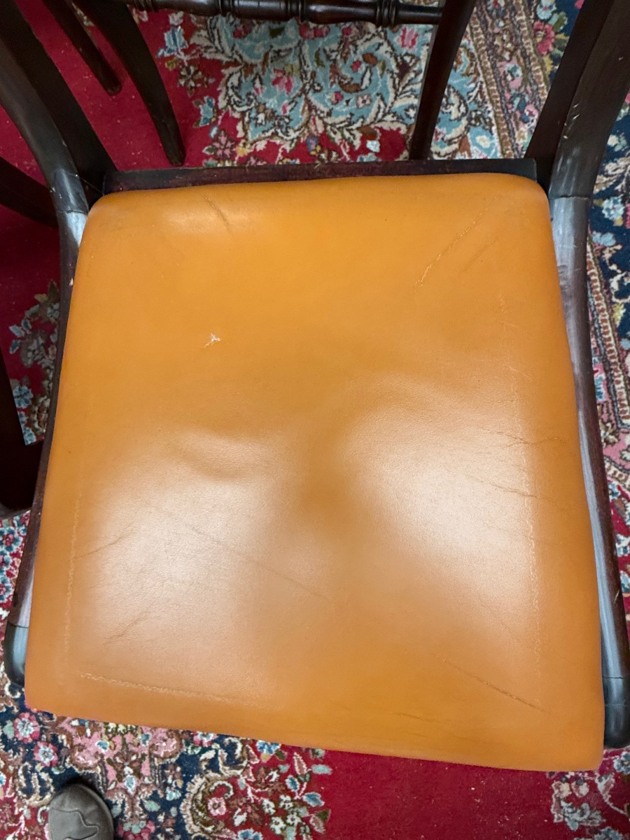 Suite de six chaises en acajou de style anglais -photo-2