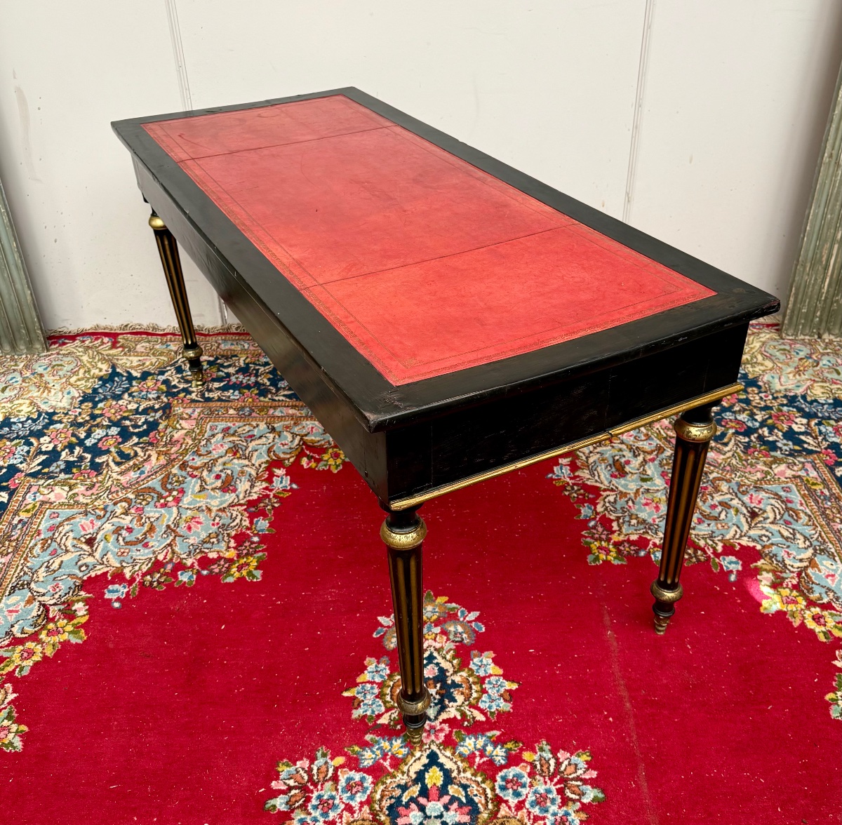  19th-century Louis XVI-style Black Lacquered Desk -photo-1