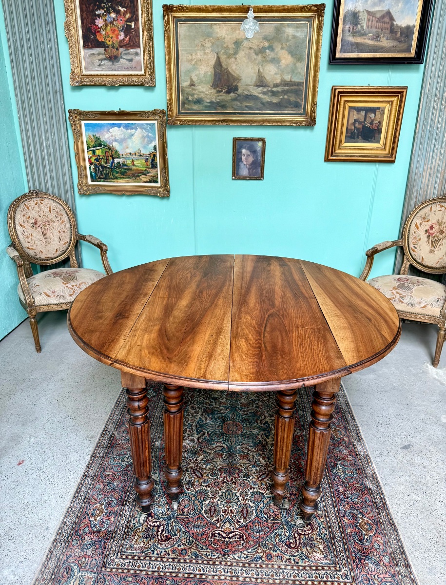 Table 8 pieds a rallonges en noyer  d’époque 19 ème longueur 5m