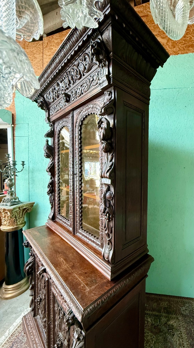 Two-section Renaissance-style Display Cabinet And Bookcase -photo-2