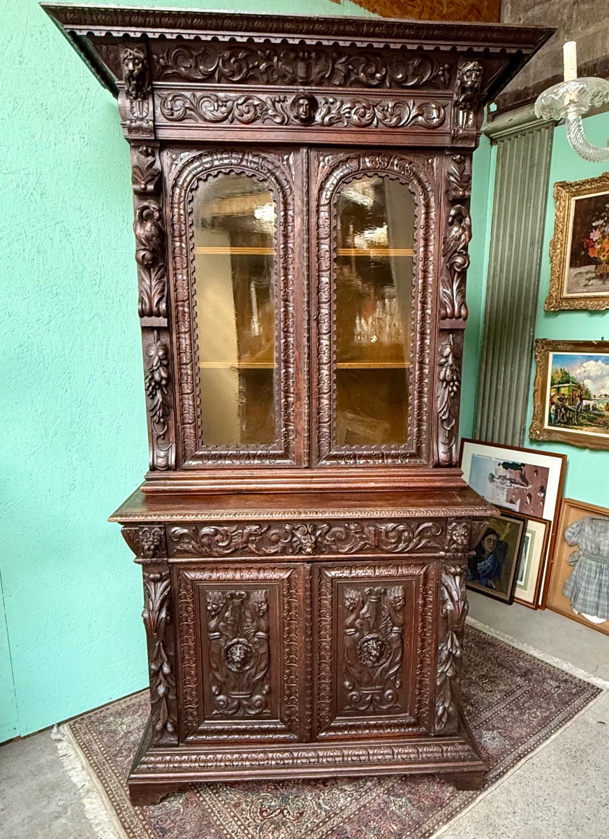Two-section Renaissance-style Display Cabinet And Bookcase -photo-4