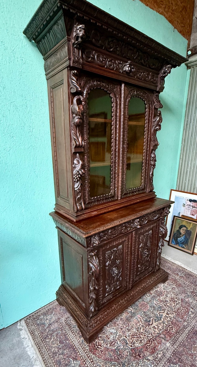 Two-section Renaissance-style Display Cabinet And Bookcase -photo-1