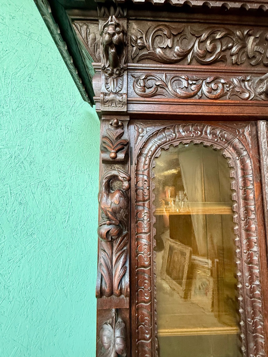 Two-section Renaissance-style Display Cabinet And Bookcase -photo-5