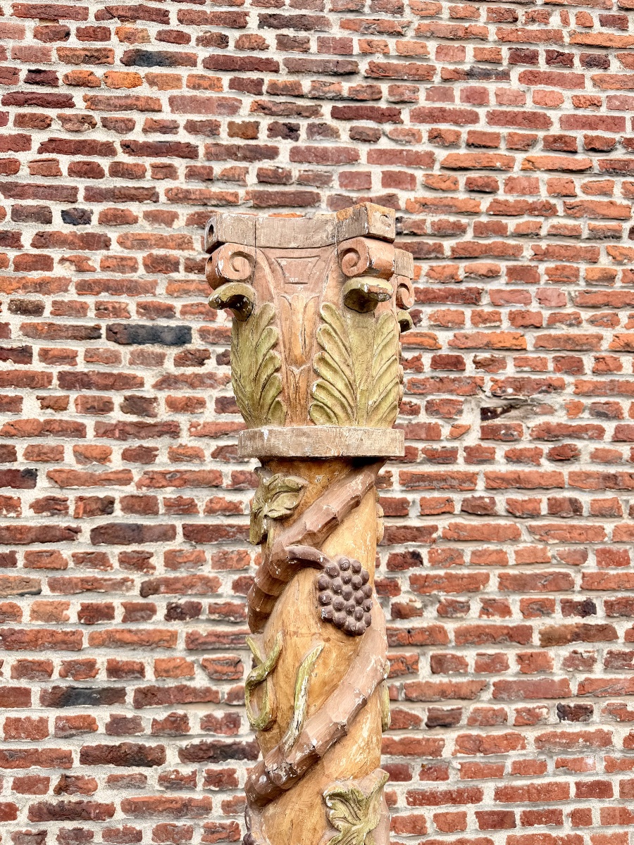 Colonne torsadée en bois sculpté polychrome 19 ème -photo-3