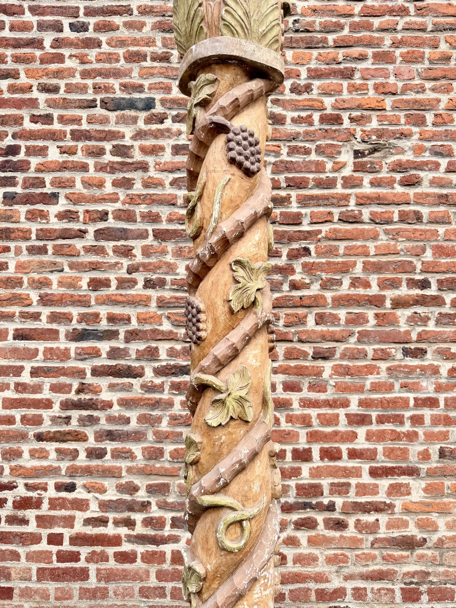 Colonne torsadée en bois sculpté polychrome 19 ème -photo-1
