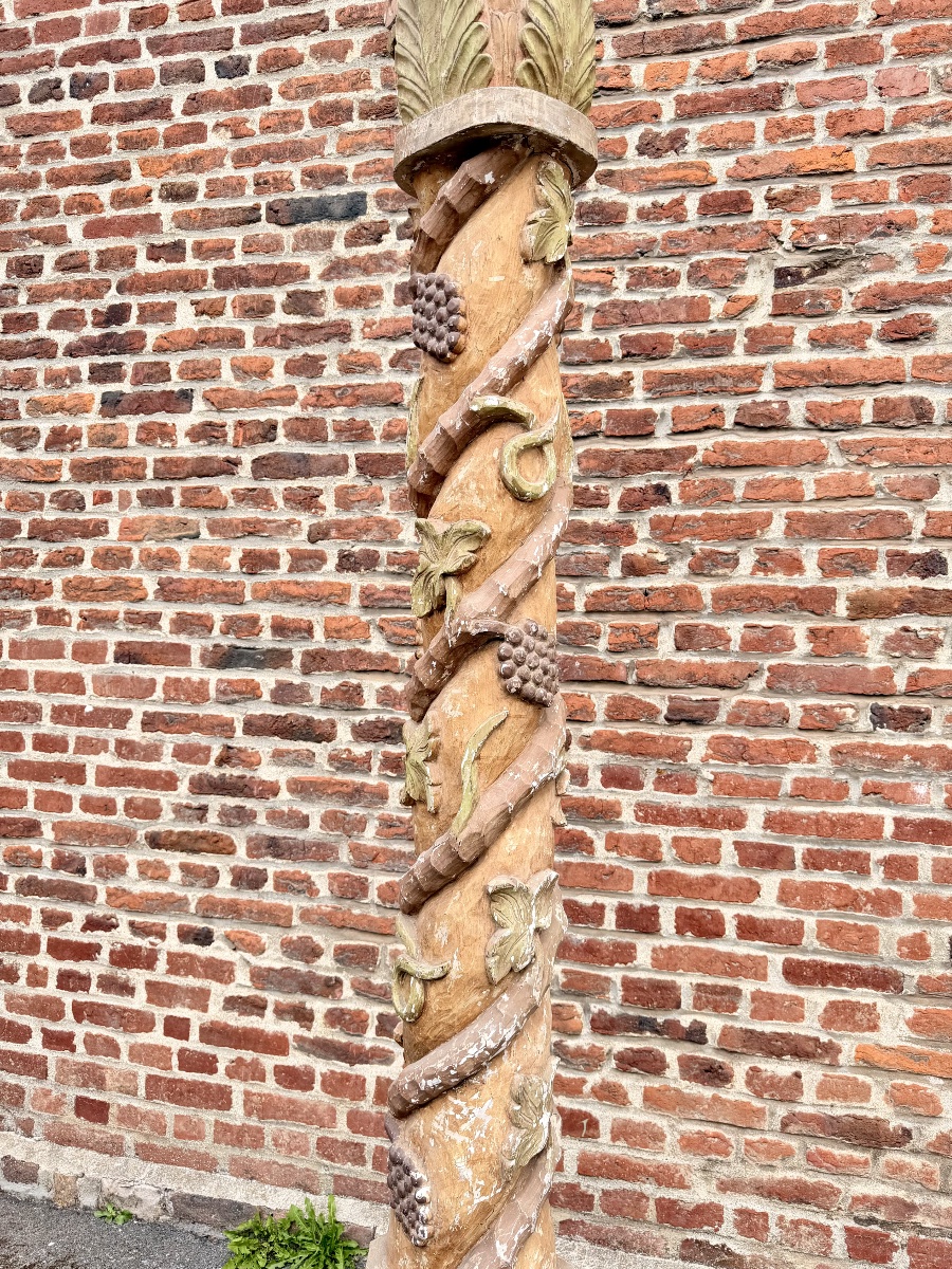 Colonne torsadée en bois sculpté polychrome 19 ème -photo-4