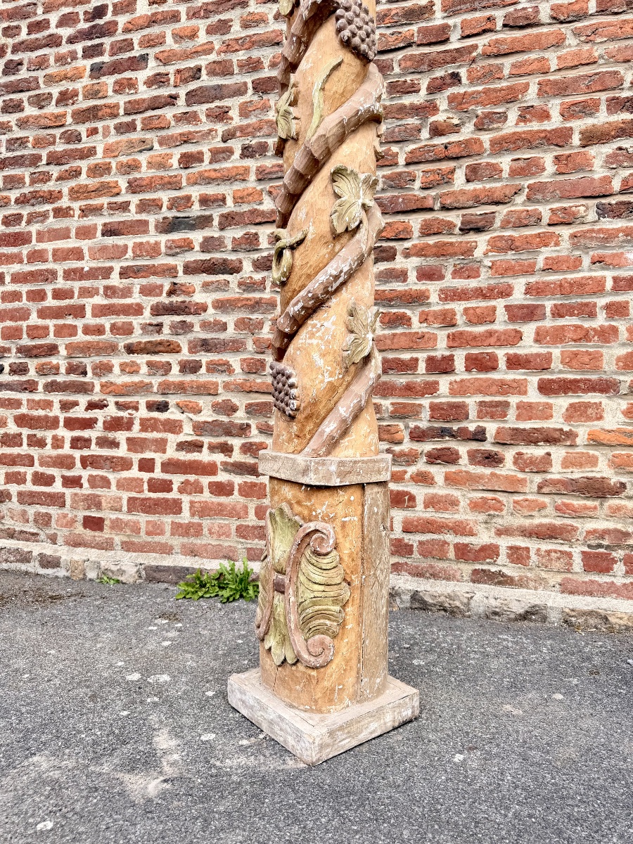 Colonne torsadée en bois sculpté polychrome 19 ème -photo-6