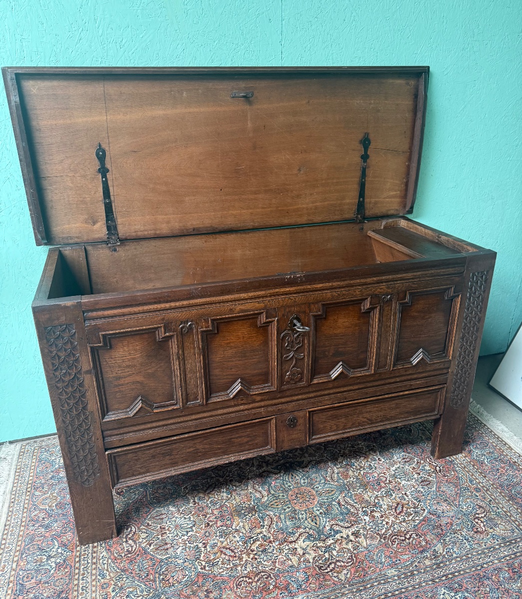 Solid Oak Chest, 18th Century -photo-1