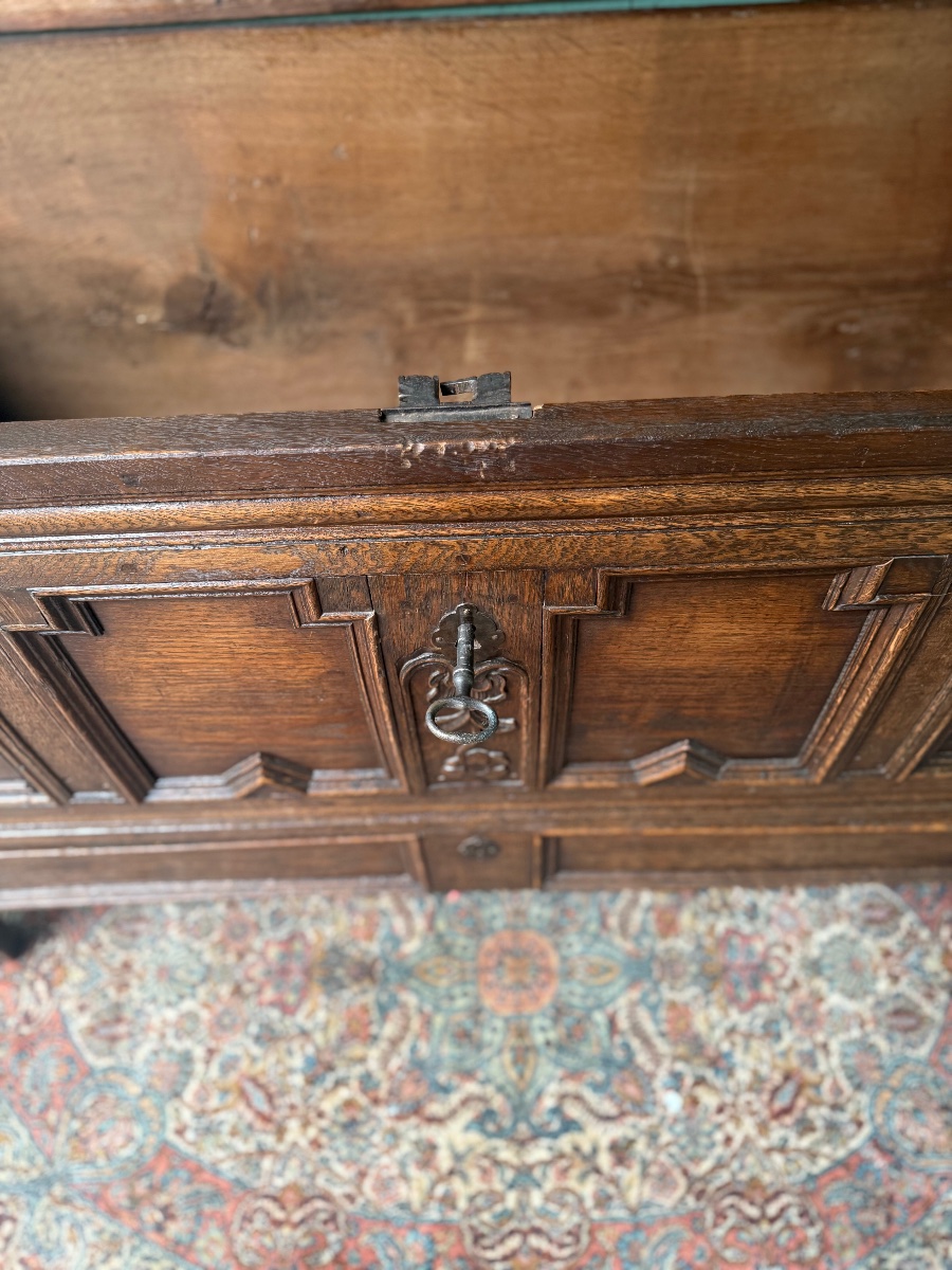 Solid Oak Chest, 18th Century -photo-3