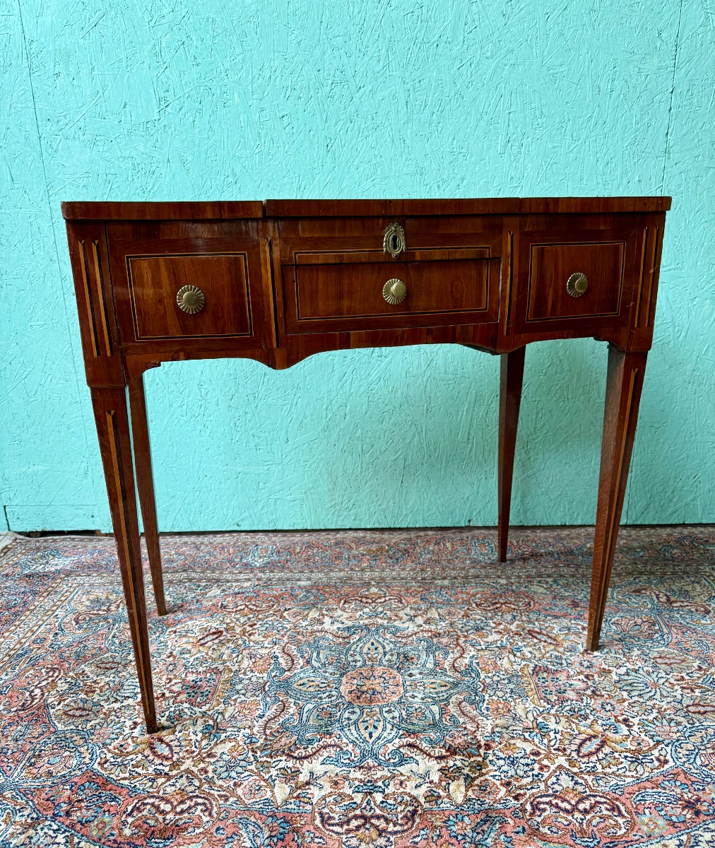 Coiffeuse  marquetée d’époque Louis XVI 