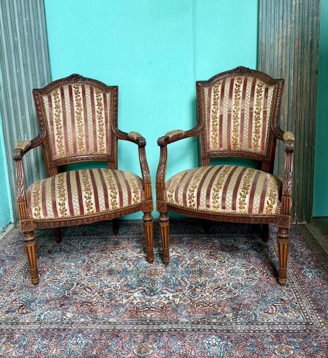 Paire de fauteuils de style Louis XVI d’époque 19 ème -photo-3