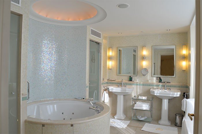 Hotel Carlton Shower Door In Cannes-photo-4