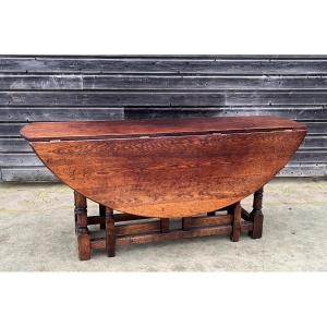 Grande table de salle à manger bourguignonne d’époque XVIII éme