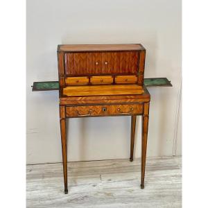 petit bureau bonheur du jour en marqueterie d’époque Louis XVI