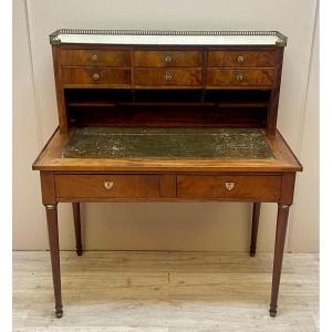 Louis XVI Tiered Mahogany Desk From The 19th Century 