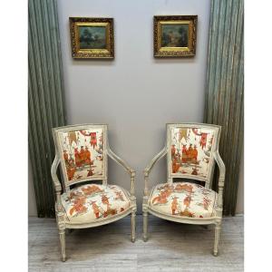 paire de fauteuils Louis XVI en bois laqué 