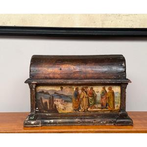 Coffret en bois sculpté dans le goût de la renaissance d’époque XVIII éme 