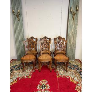 Set Of 6 Renaissance-style Walnut Chairs 