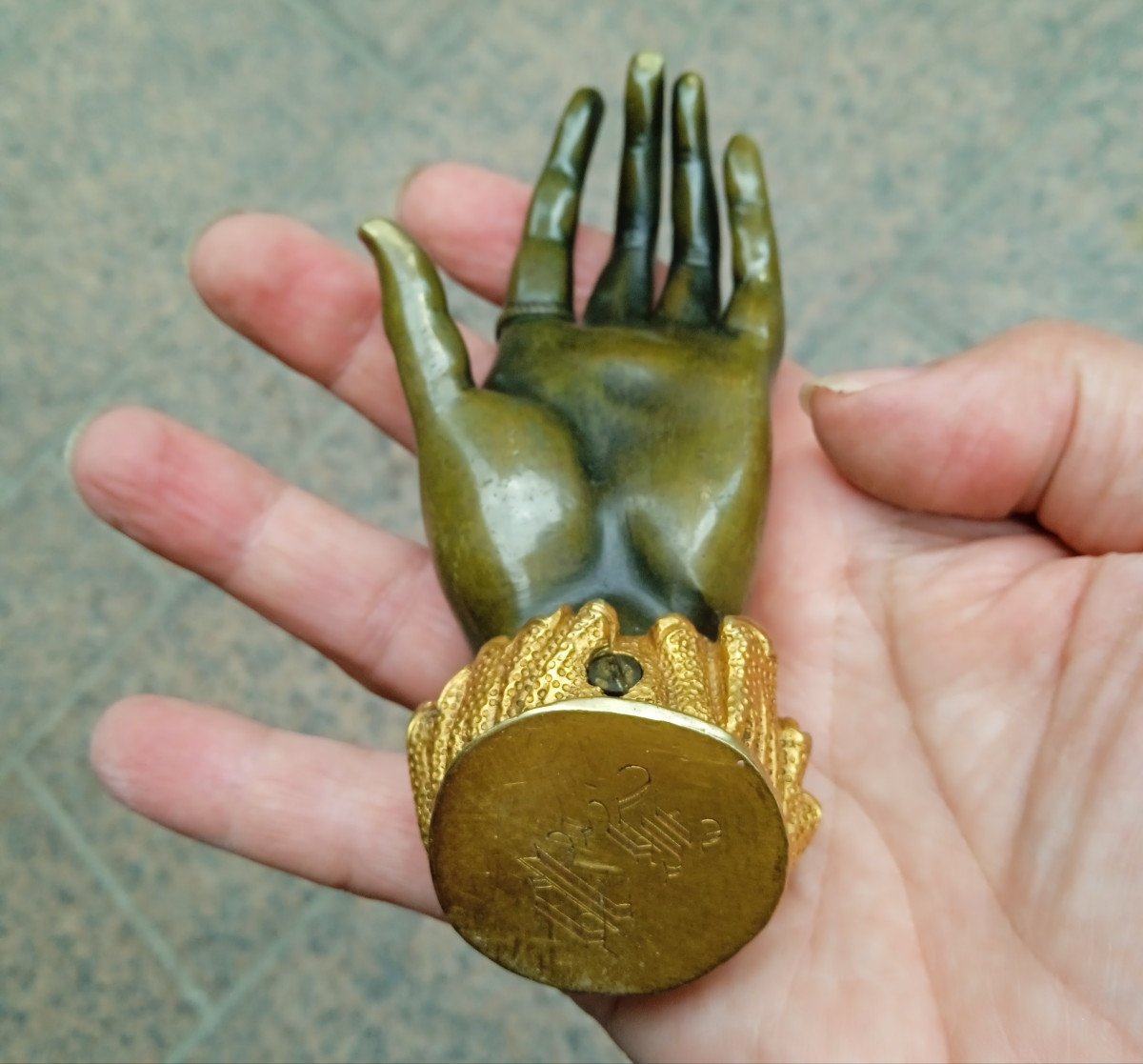 main presse papier bronze patine verte et doré époque napoléon III-photo-3
