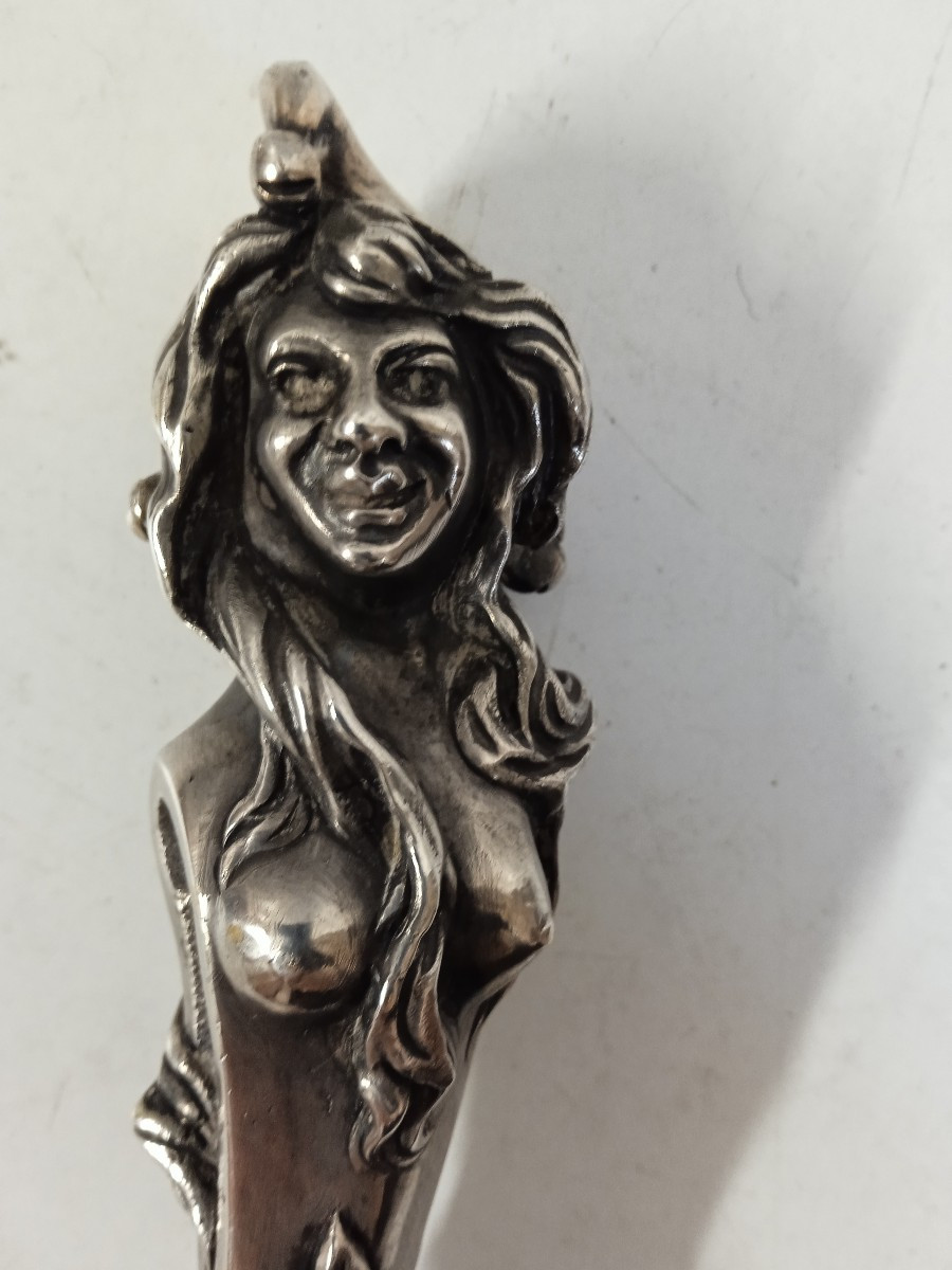 cachet en bronze argenté : " femme lutin "époque 1900-photo-2