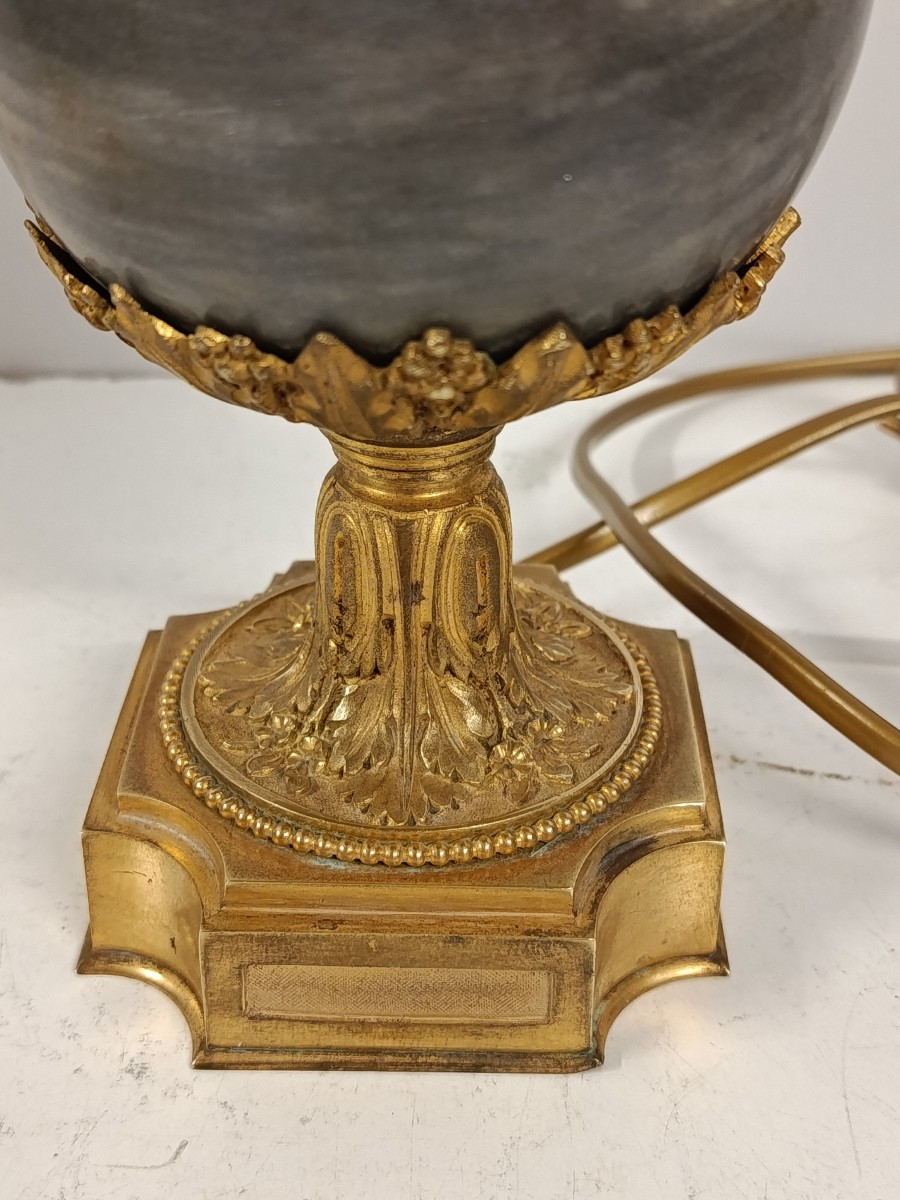 Small Louis XVI Style Lamp In Grey Marble And Gilt Bronze, 20th Century-photo-1
