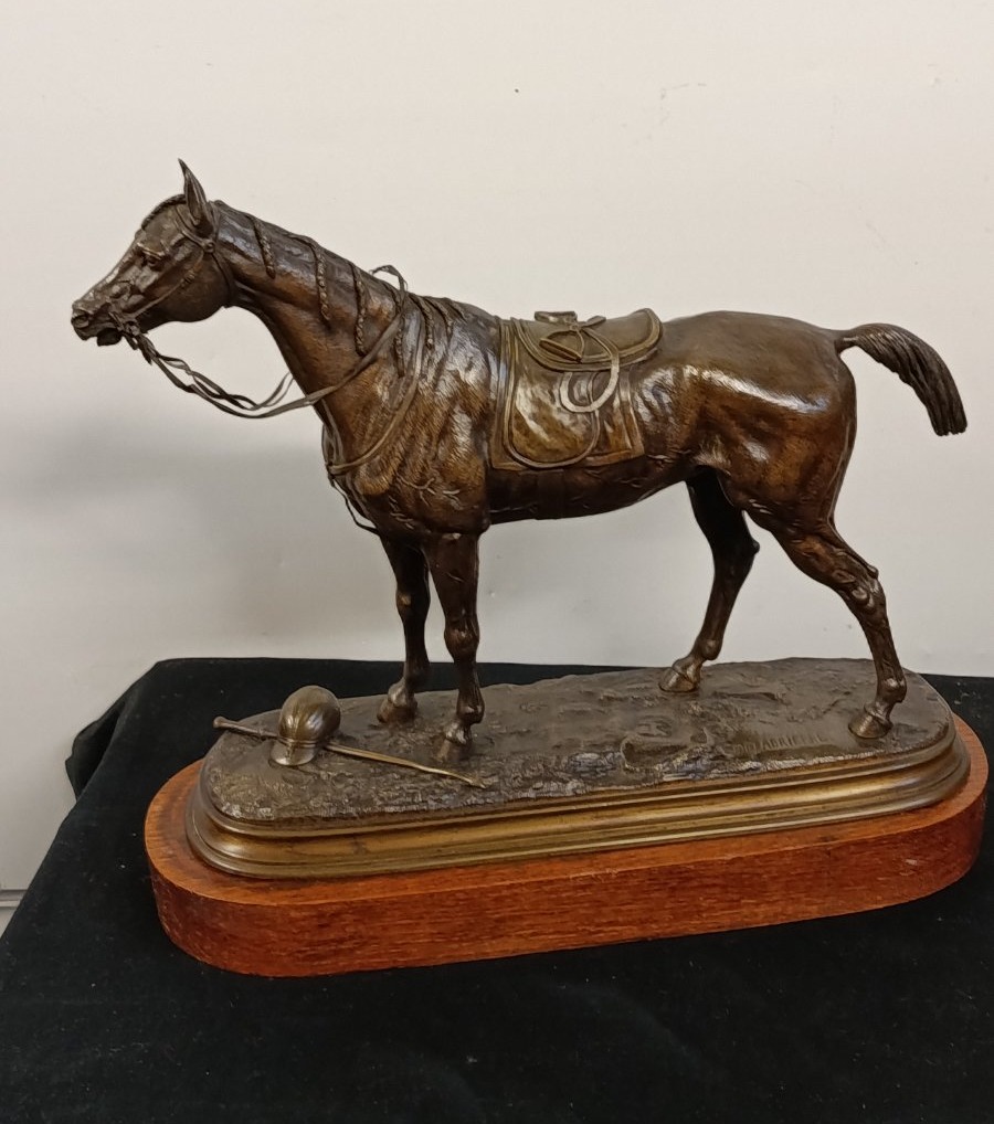 DELABRIERRE Edouard Paul " cheval de course harnaché " bronze