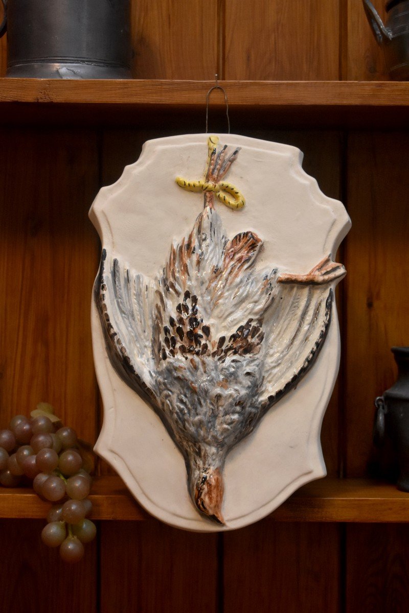 Suite De Quatre Grandes  Plaques En Biscuit Et Biscuit Emaill&eacute;, D&eacute;cor Aux  Troph&eacute;es De Chasse, Gibier,  Li&egrave;vre, Perdrix, Lapin et Grive, Milieu XX &egrave;me-photo-1