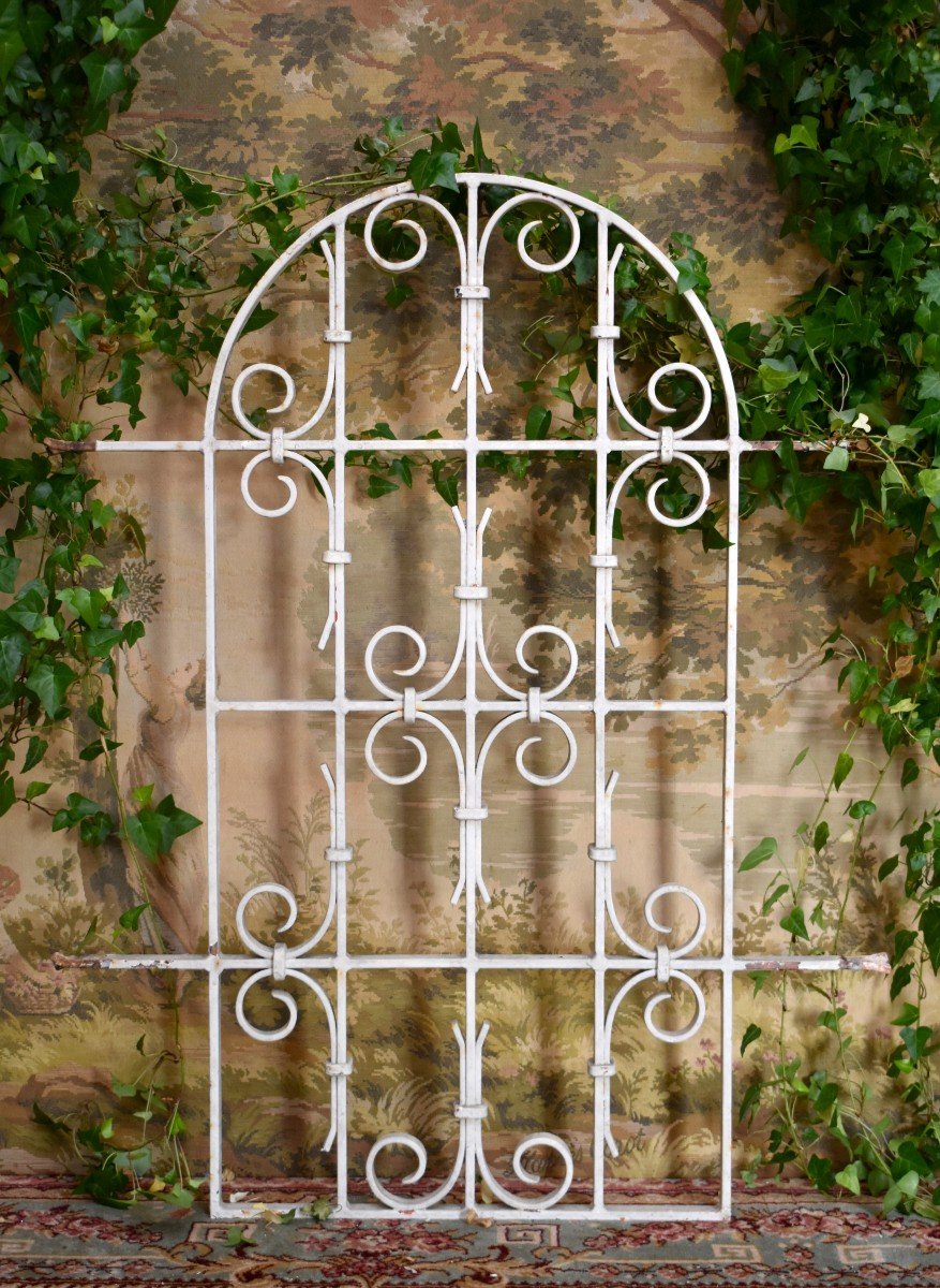 Suite De Trois Grilles En Fer Forgé et Laqué , Grille Interieur / Exterieur, Grilles De Jardin , Grilles de Sécurité ou de Fenêtres, Epoque Milieu XX ème-photo-2