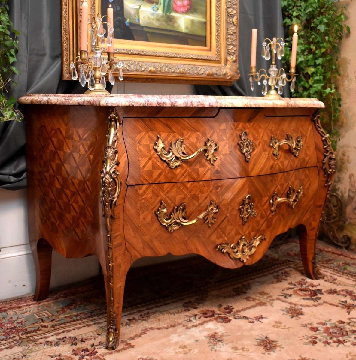 Louis XV curved chest of drawers - Louis XV furniture