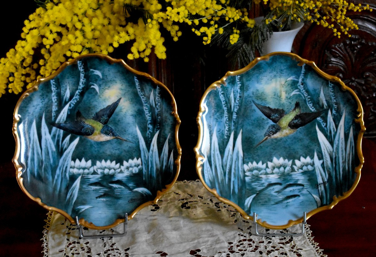 Paire de Plats en Porcelaine de Limoges, Décor Peint Main, Martins Pêcheurs, Atelier Pastaud