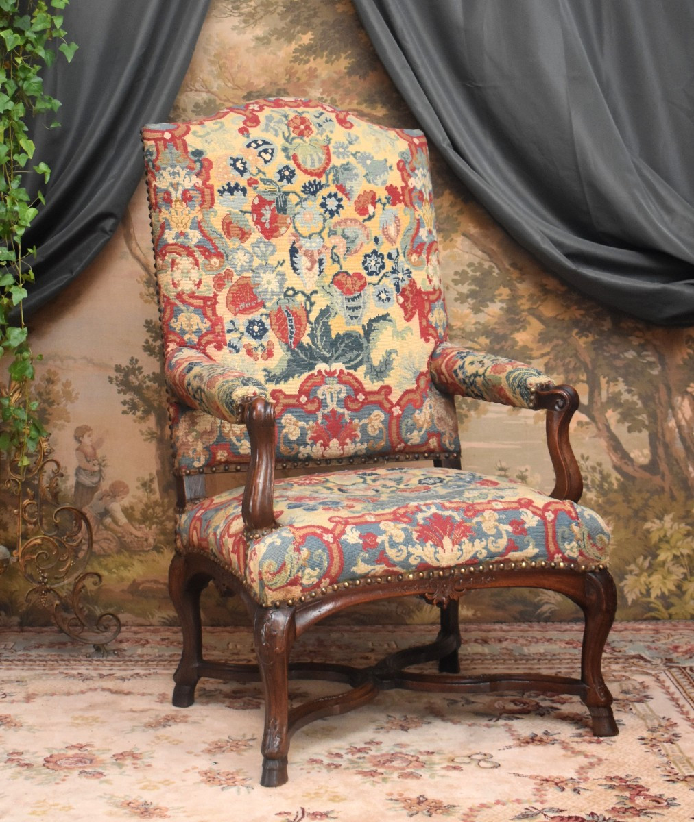 Fauteuil  à Haut Dossier d'Epoque Régence , Epoque XVIIIème, Tapisserie aux Petits Points