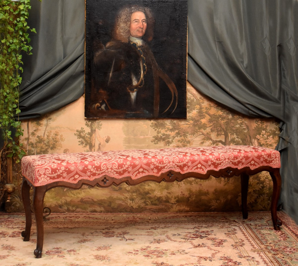 Grand Banc d'Epoque  Louis XV en  Noyer , Milieu  XVIIIème 