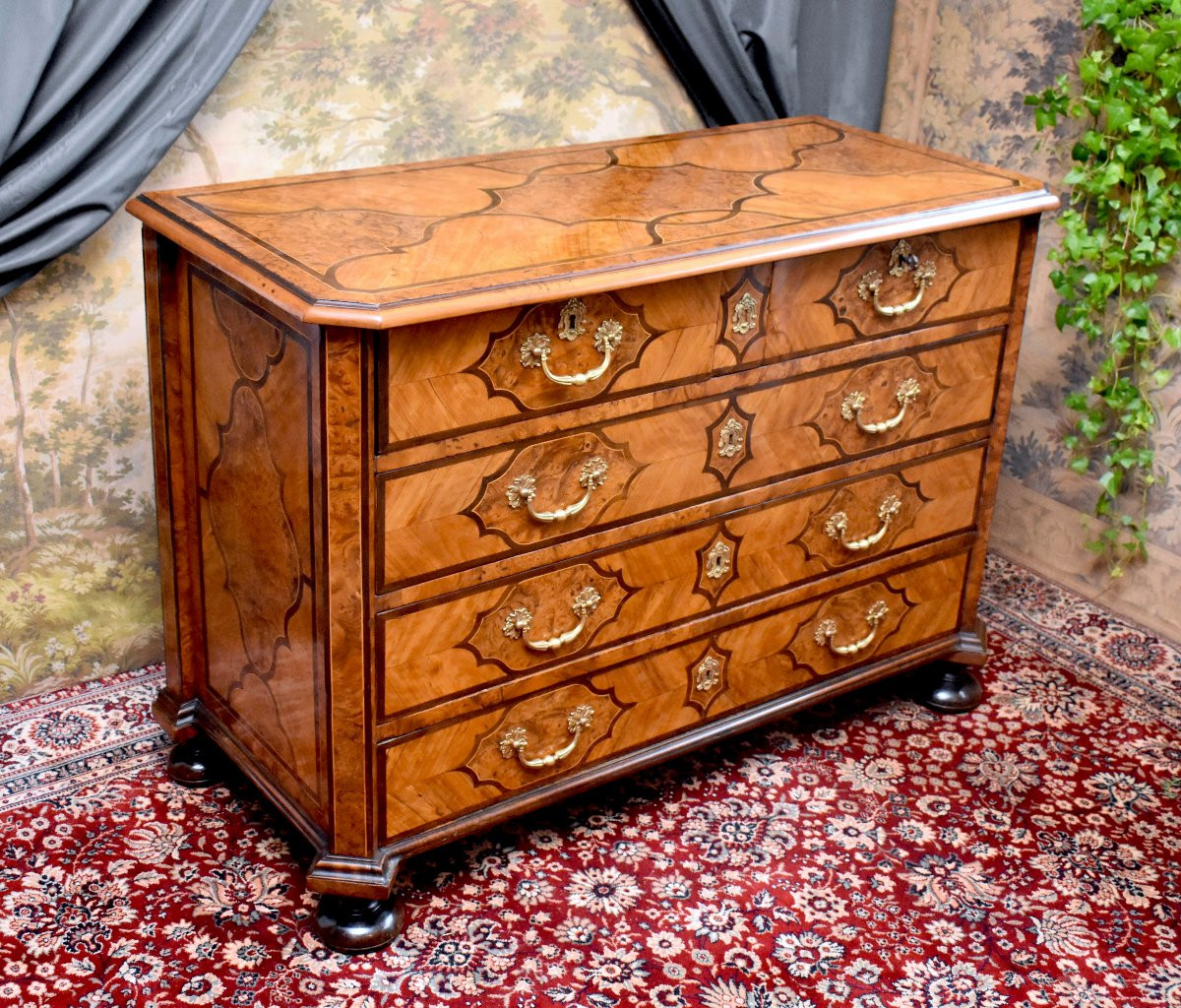 Commode Louis XIV Marquetée, Alsace ou Vallée du Rhin, Marqueterie Dans le Goût de Hache-photo-1