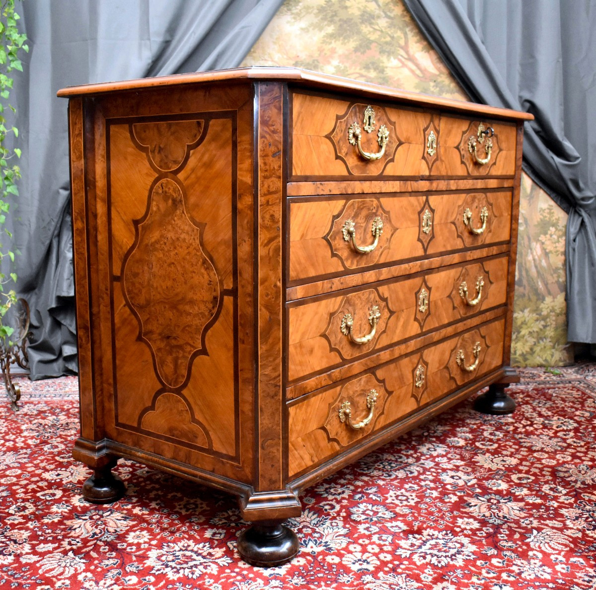 Commode Louis XIV Marquetée, Alsace ou Vallée du Rhin, Marqueterie Dans le Goût de Hache