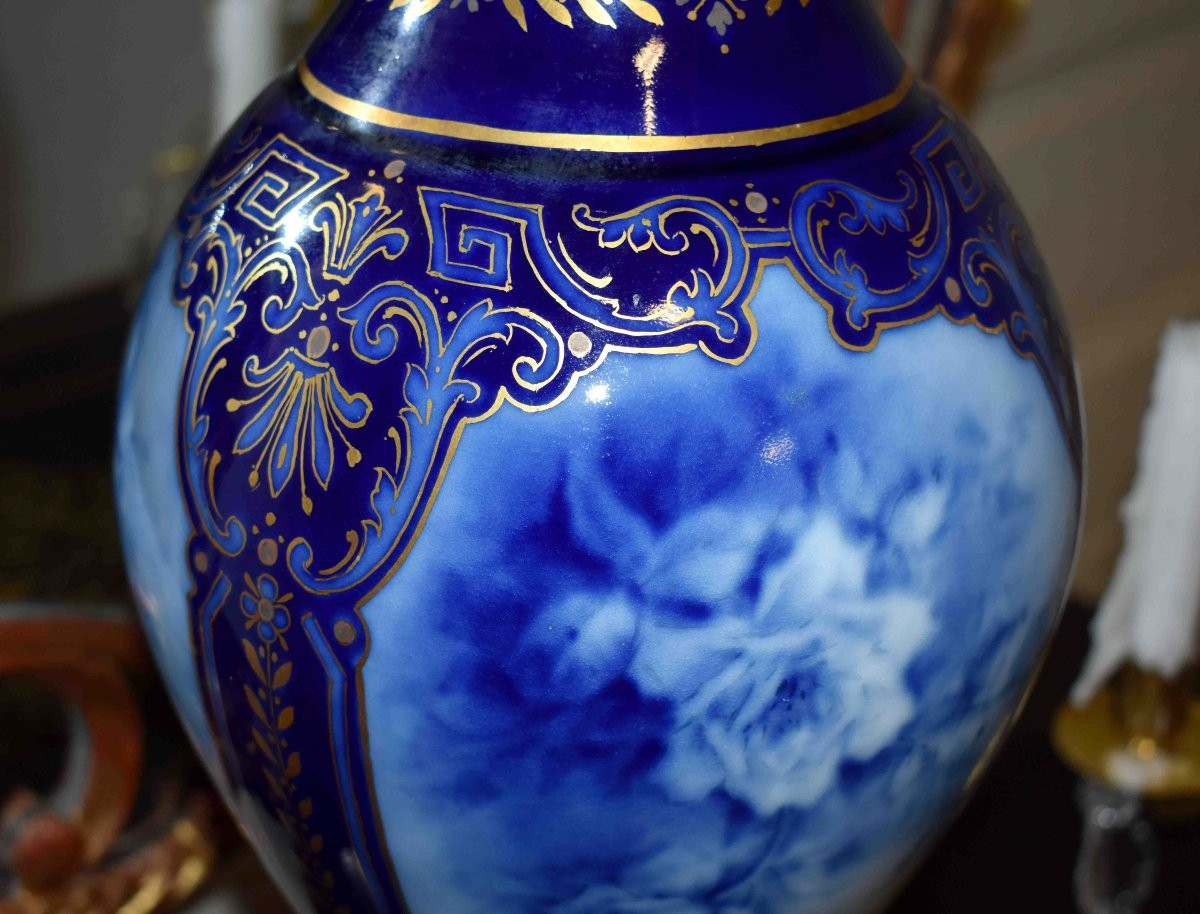 Large Vase In Shades Of Blue, Signed Marcadet, Limoges Porcelain, Hand-painted Rose Decoration-photo-6