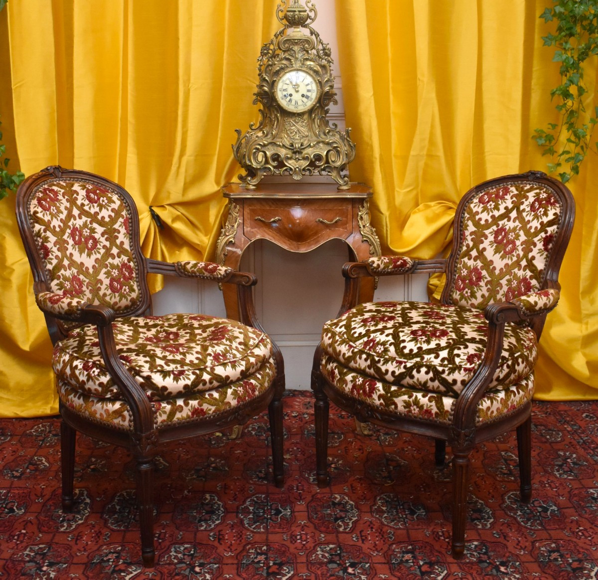 Paire de fauteuils Cabriolets Epoque Transition, Louis XV / Louis XVI, vers 1760-1770, XVIIIeme