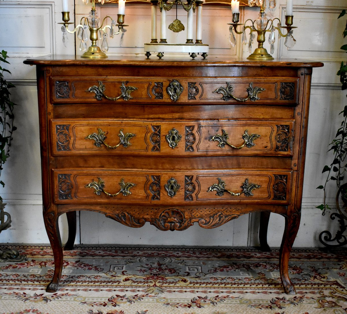 Commode Galbée en Façade d'Epoque Transition, Commode Provençale,Noyer, Epoque XVIIIeme-photo-3