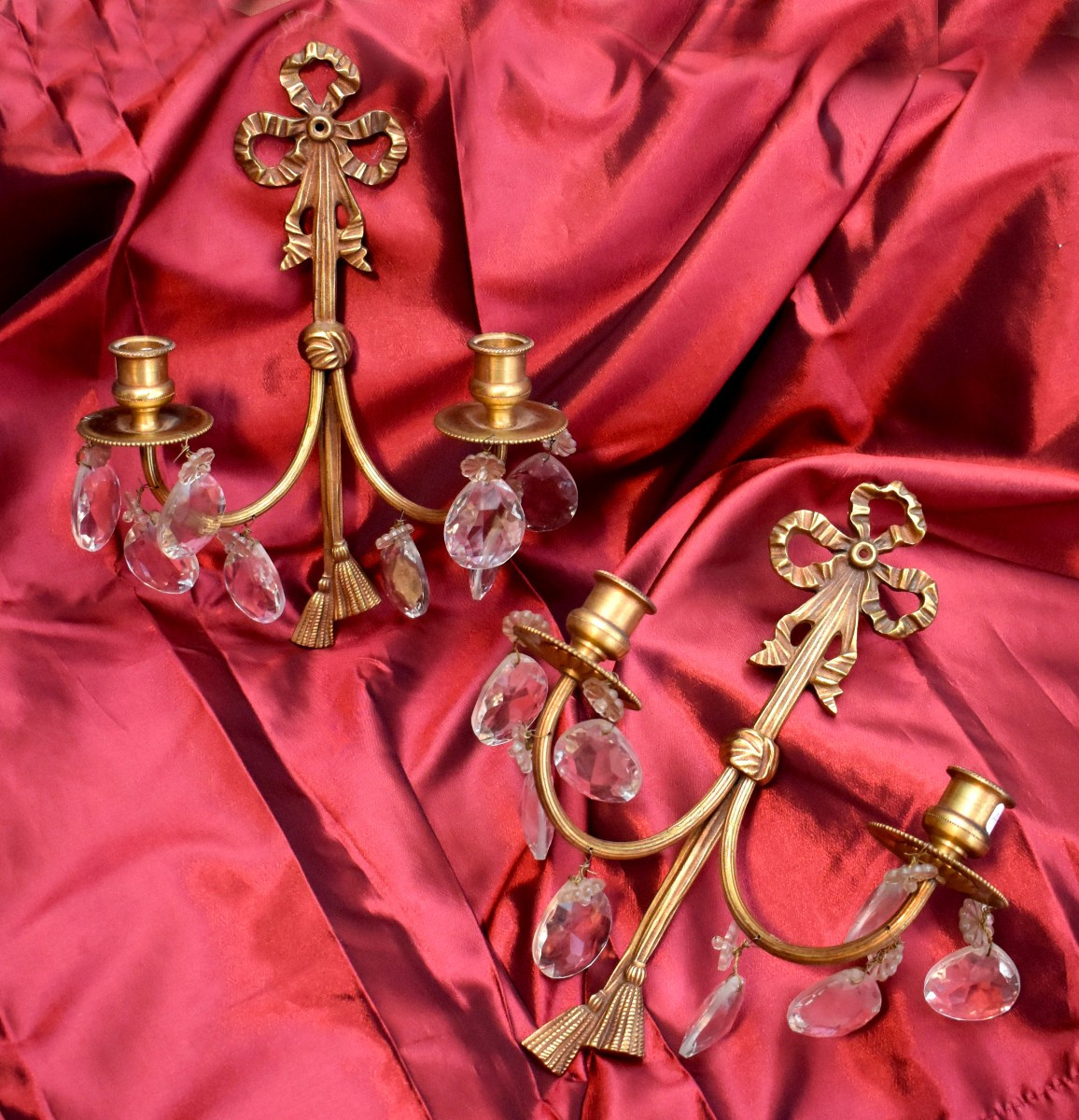 Paire d'Appliques à Pampilles de Style Louis XVI, Bronze Doré et Cristal, Epoque XXeme