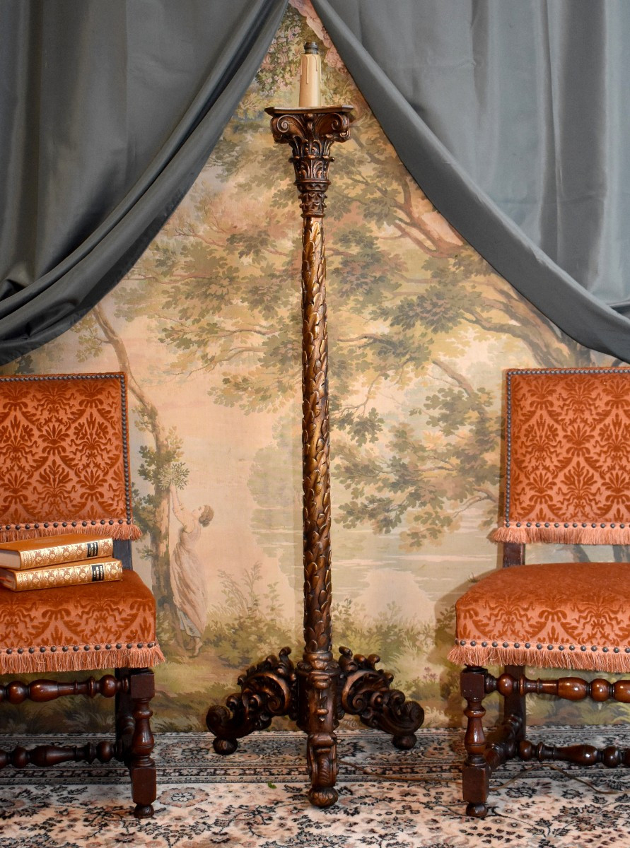 Lampadaire de style Renaissance en bois doré, fin XIXeme