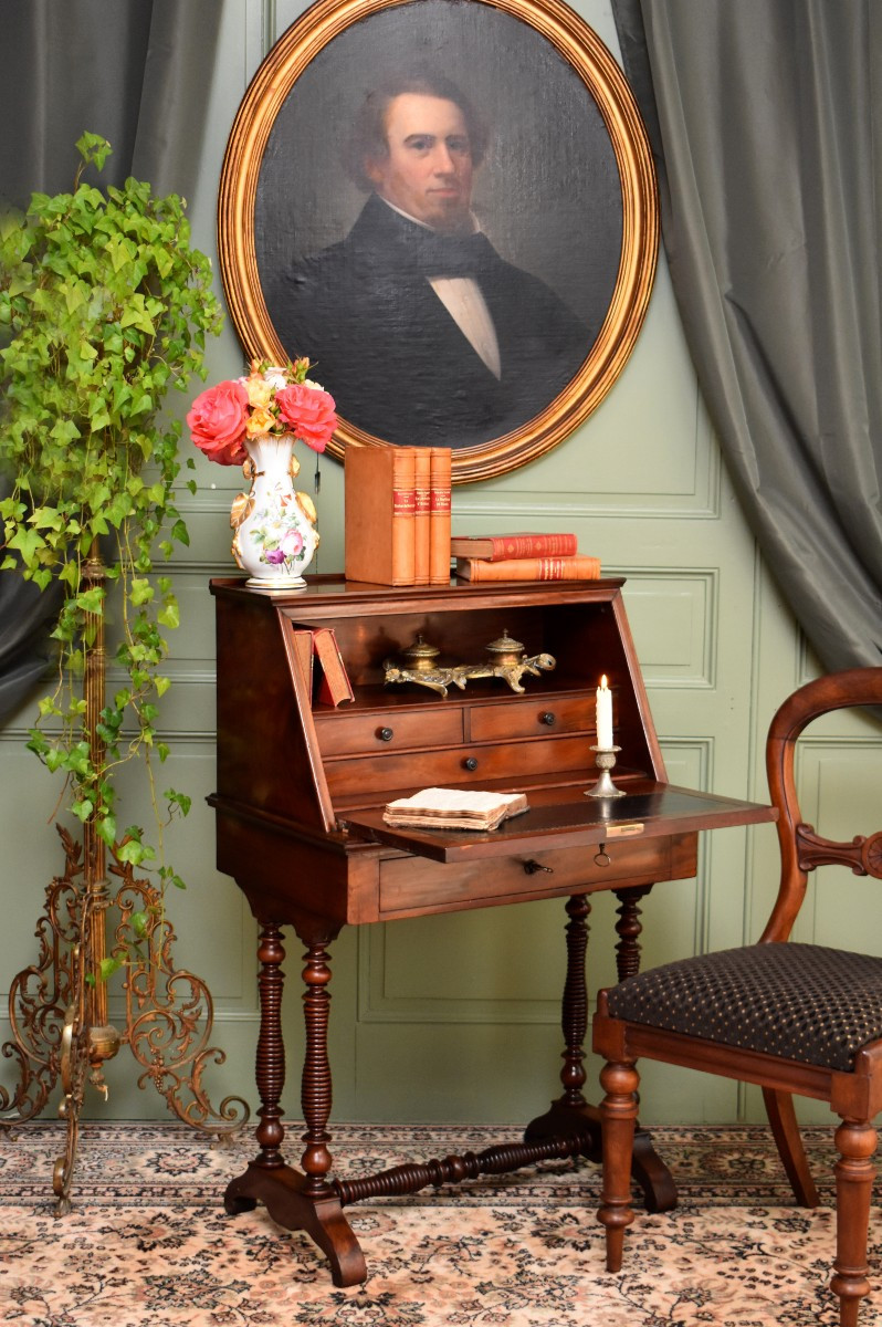 Secrétaire de Dame, Bonheur du Jour, Bureau de Pente, Epoque  Louis Philippe, Acajou, XIXème