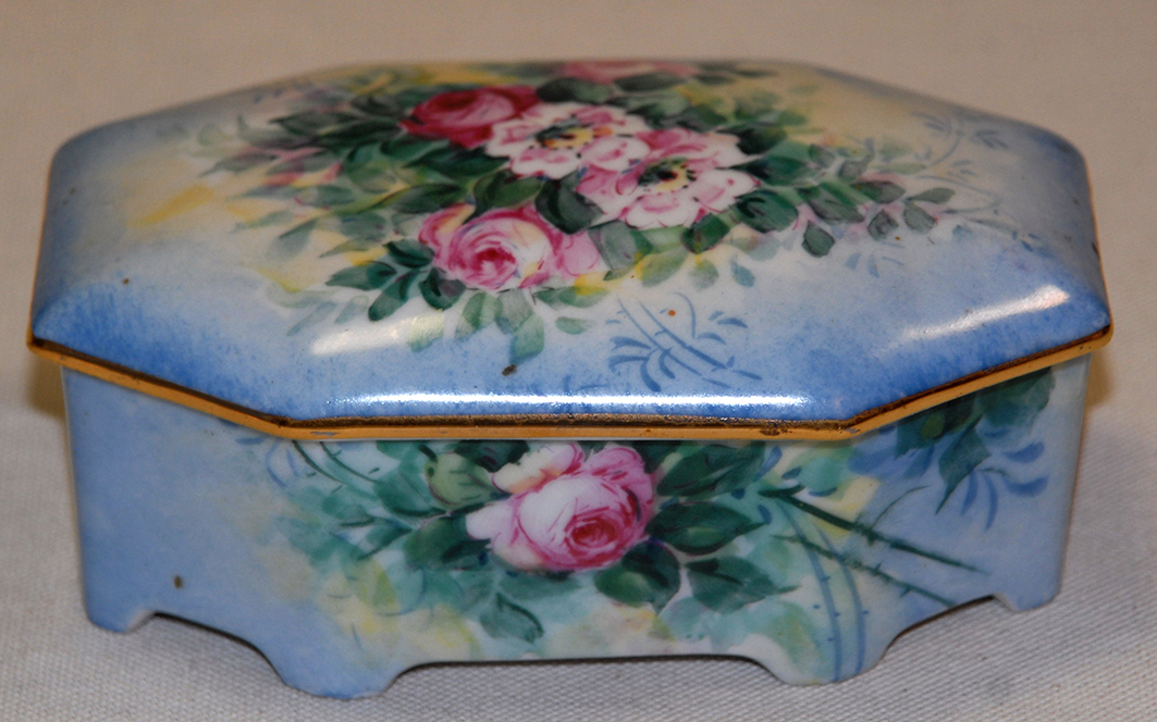 Limoges Porcelain Box, Entirely Painted Hand, Jewelry Box-photo-2