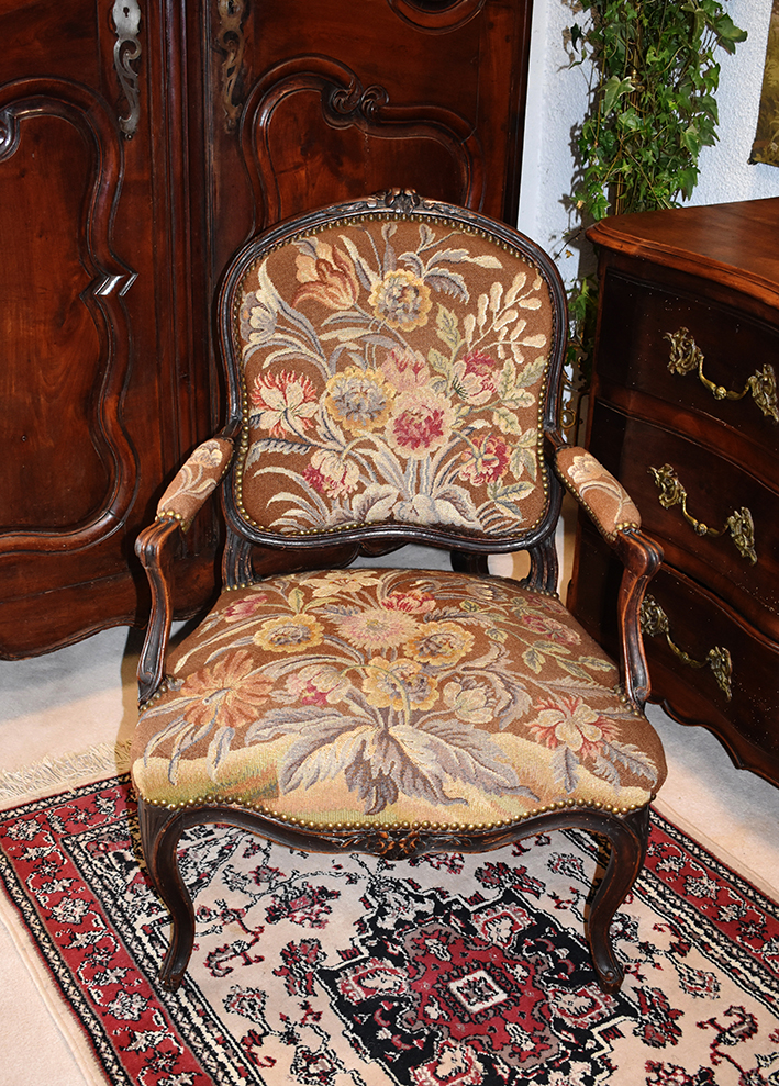 Armchair Louis XV Queen, Tapestry Au Petit Point, Epoque Eighteenth