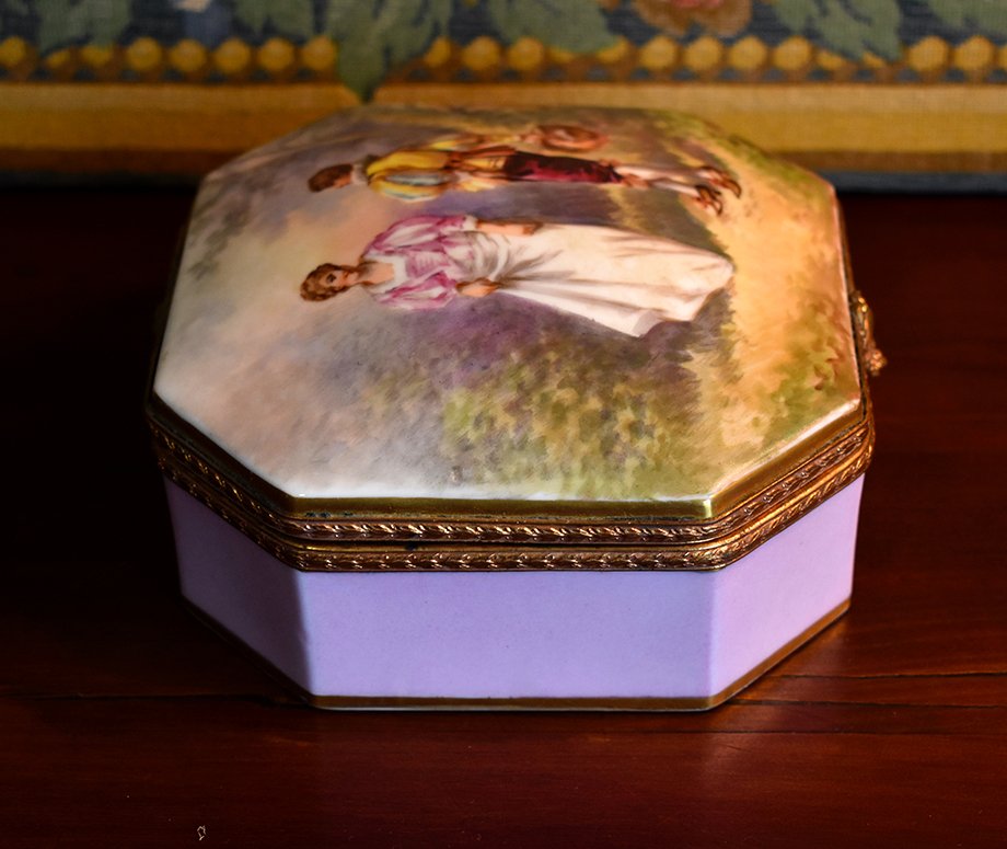 Large Limoges Porcelain Jewelry Box, Hand Painted Decor, Gallant Scene, Signed Dubois-photo-3