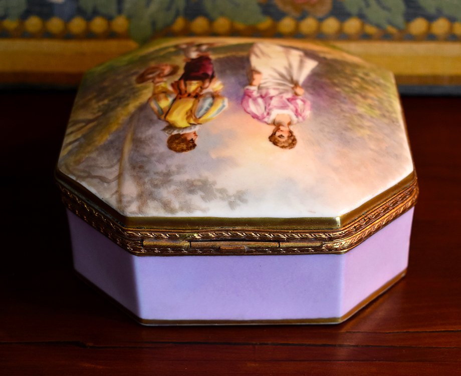 Large Limoges Porcelain Jewelry Box, Hand Painted Decor, Gallant Scene, Signed Dubois-photo-4
