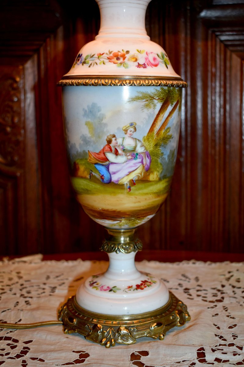 Grande Lampe En Porcelaine Et Bronze Dor&eacute; &agrave; D&eacute;cor De Sc&egrave;ne Galante, D&eacute;cor Peint Main, XIX -&egrave;me-photo-7