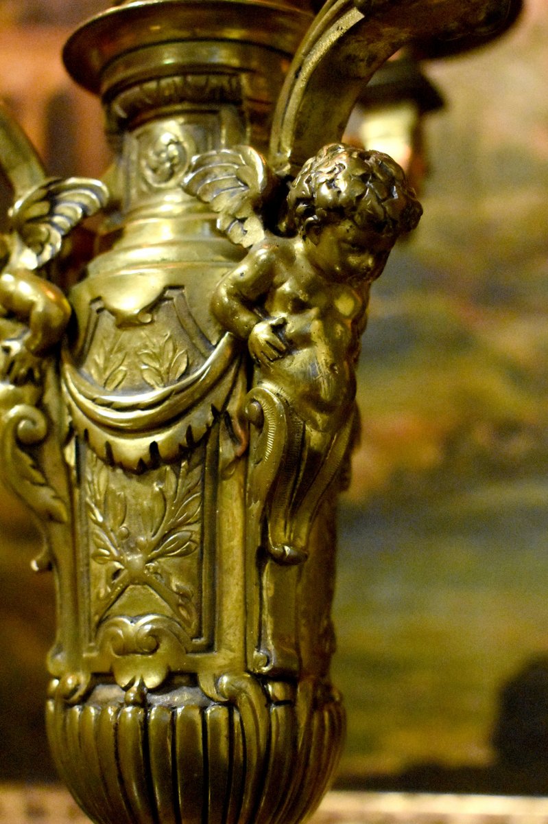 Paire De Candélabres En Bronze Doré , Bougeoirs, Chandeliers, Décor Aux Putti Et Mufles De Lion