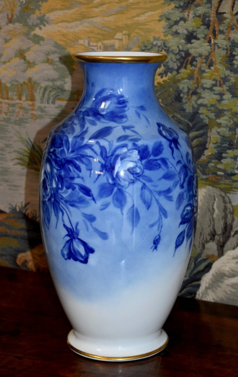Grand Vase à Décor De Roses, Porcelaine De Limoges,   Camaïeu De Bleu Entièrement Peint Main-photo-4